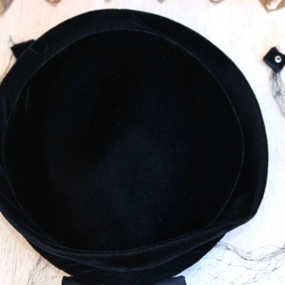 Womens 1950 Vintage Style Velvet Beret Hat Chic Cap - Picture 8 of 13